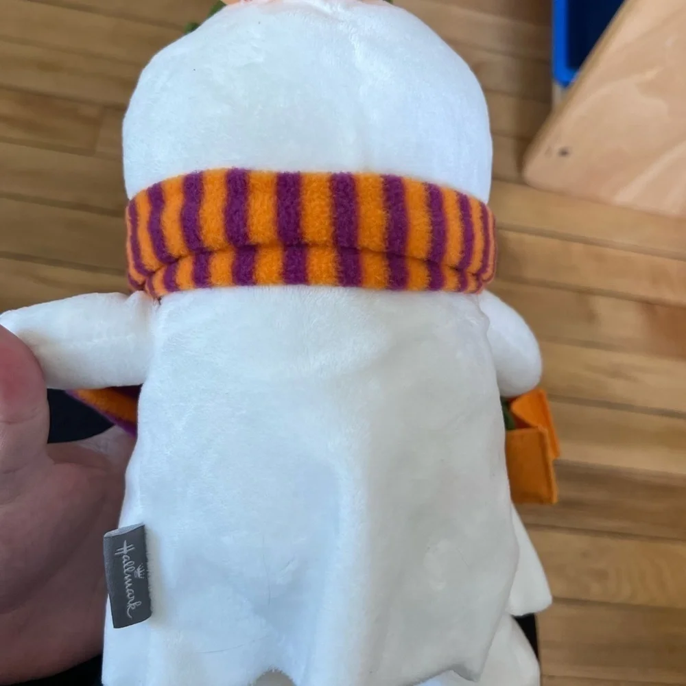 Hallmark Musical Trick 'n' Treat Ghost Stuffed Animal with Motion‎ 12.5 inches